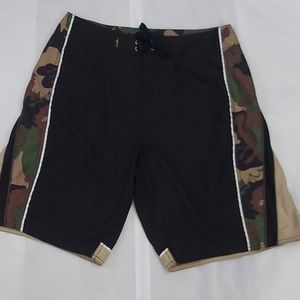 Quicksilver camo board shirts - size 33